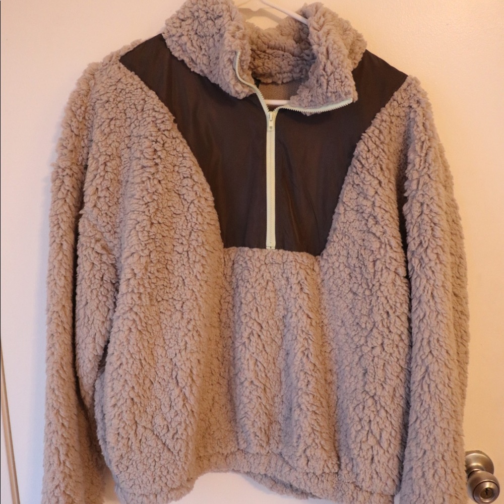 Pull over sweater